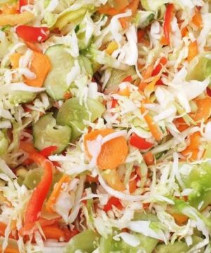 Vegyes saláta